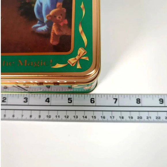 Vintage Collector Tin Christmas Cookies/Candy Oreo “Unlock the Magic” 1991 - Picture 7 of 9